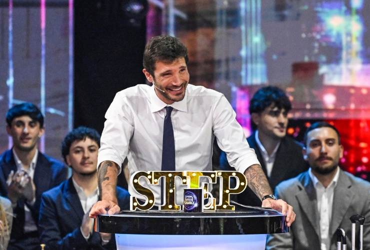 Stefano De Martino sorridente