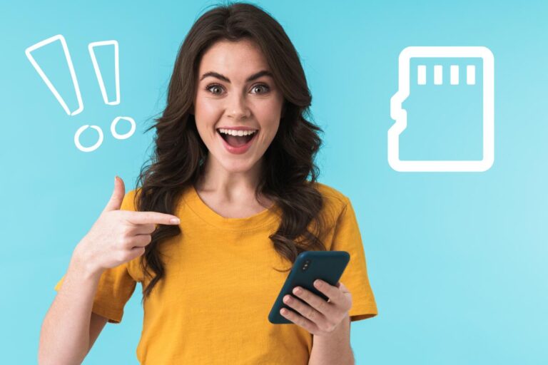 donna indica telefono